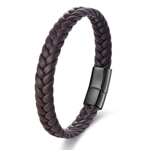 Bracelet tressé en cuir marron foncé pour homme avec fermoir magnétique noir