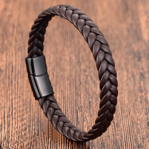 Bracelet pour hommes en cuir tressé marron à double couche avec fermoir magnétique noir