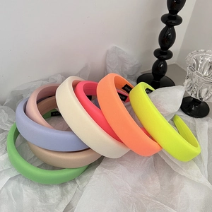 Serre-têtes en éponge aux tons macarons avec étiquette faite main pour un look volumineux