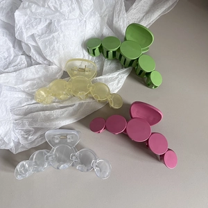 Summer minimalist dopamine hair claws in green, frosted yellow, pink, and transparent set
