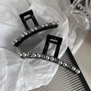 Set di mollette per capelli di lusso con cristalli K9 e perle in nero lucido