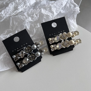 Elegant Korean style floral and pearl hair clip set with sparkling rhinestones for women