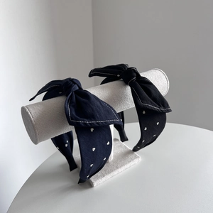 Serre-tête Nœud en Tissu Mode pour Femmes Imprimé Cœur Doux Serre-tête Large Avec Surpiqûres Contrastées Blanches Accessoires Cheveux