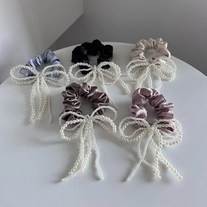 Satijnen haarelastiekjes set met parelmoer strikken in klassieke Franse stijl mix