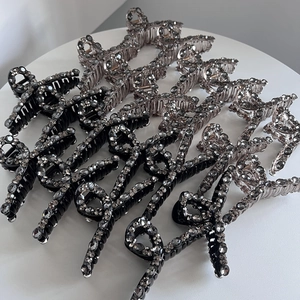 Elegante pinza per capelli con strass e design con scritta Love per donne