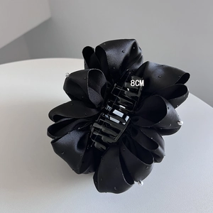 Elegant 8cm black satin bow hair claw clip with hand-stitched pearls for women