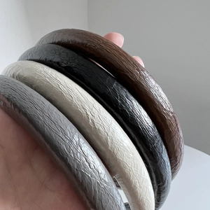 Serre-tête large en cuir rembourré avec texture plissée, lot de 4 couleurs élégantes