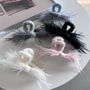 Korean Style Ostrich Feather Knitted Hair Claw Clip Autumn Winter Elegant Large Shark Clip Fashion Hair Accessories For Women