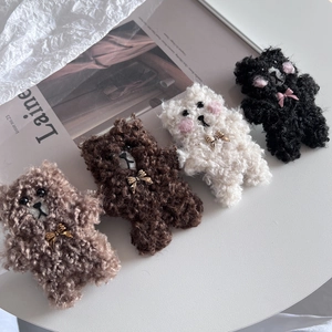 Niedliche Teddybär-Haarspangen aus Plüsch in vier Farben mit Lammwoll-Textur