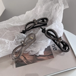 Lot de 3 barrettes à cheveux nuds torsadés avec strass gris pour un style élégant