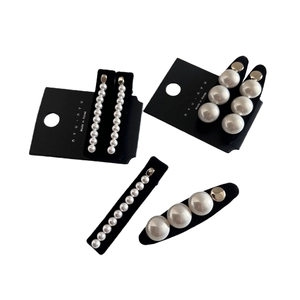 Ensemble de barrettes en perles blanches élégantes avec base en alliage doré