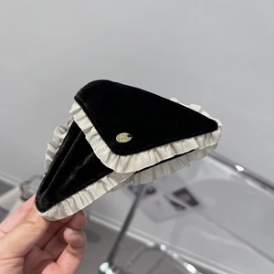 Vintage Velvet Shark Clip Elegant Black White Pleated Lace Hair Claw Triangular Large Hairpin Women Daily Party Styling
