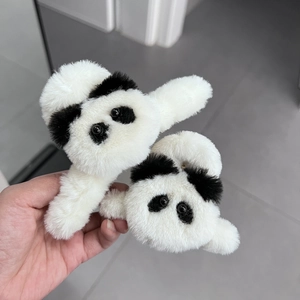 Pince à Cheveux en Peluche Panda Mignonne en Fausse Fourrure Douce Pince à Cheveux Forme d'Animal pour Filles et Femmes