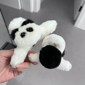 Pince à cheveux mignonne en peluche panda en fausse fourrure douce noire et blanche