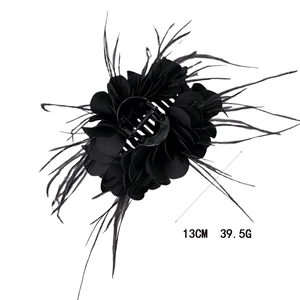 Eleganter 13cm schwarzer Feder-Haarclip für dickes Haar mit mehrlagigem Blumen-Design