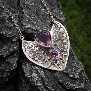 Vintage Heart Purple Rhinestone Pendant Necklace For Women Retro Alloy Floral Carved Chain Jewelry Silver Color Neckpiece