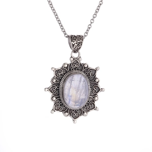 Collar con colgante de girasol retro con piedra lunar ovalada y montura de filigrana plata