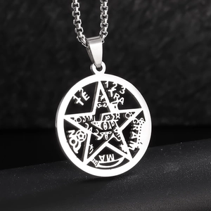 Collier avec pendentif pentagramme en acier inoxydable et symboles de tétragramme argent