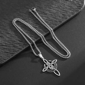 Nordische Keltische Knoten Kette mit Mondsichel-Anhänger an silberner Box-Kette für Herren
