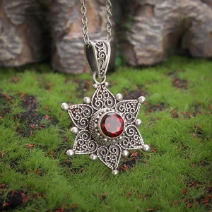 Collar de Colgante de Girasol de Aleación Vintage Strass Rojo Étnico Hexagrama Filigrana Cadena Joyería para Mujer Hombre Regalo