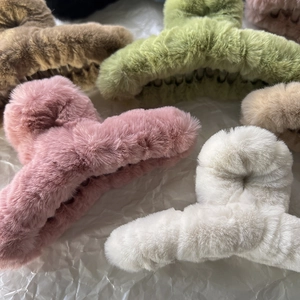 Grandes pinces à cheveux en peluche de diverses couleurs douces pour accessoires d'hiver