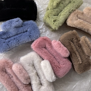 Pince à Cheveux en Peluche Grande Carrée Géométrique Pince Requin Minimaliste Style Dopamine Accessoires de Cheveux Femme Automne Hiver