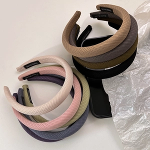 Détails de serre-têtes rembourrés en tissu sergé de plusieurs couleurs avec étiquettes