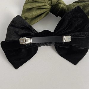 Barrettes noeuds élégantes en velours noir et vert olive avec attaches ressort métalliques