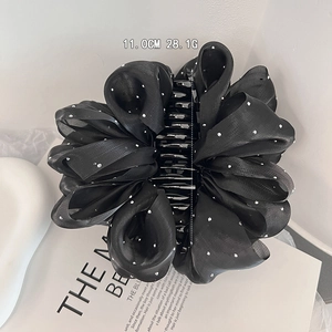 Pince à cheveux 11cm style français en tissu noir avec strass et pétales d'organza