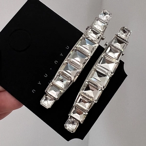 Barrettes à cheveux en cristal étincelant avec base en métal argenté en lot de deux