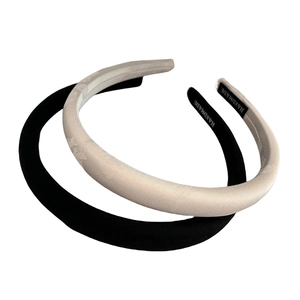 Minimalist handmade sponge headband set in black and cream fabric for women hair styling