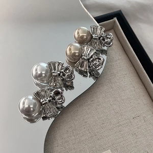 Elegant Bowknot Artificial Pearl Hair Clip For Women French Style Rhinestone Duckbill Clip Vintage Luxurious Hair Accessories