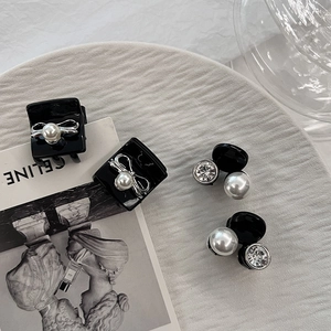 Élégant Ensemble de Mini Pinces à Cheveux en Résine Nœud en Alliage Noir Fausse Künstliche Perle Strass Petites Barrettes pour Femmes