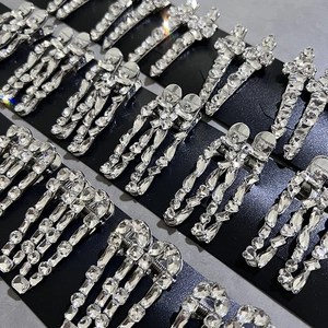 Pince à Cheveux Bec de Canard en Alliage de Strass Brillant Barrette Latérale Argentée Géométrique Élégante pour Femme Accessoires de Cheveux Fête