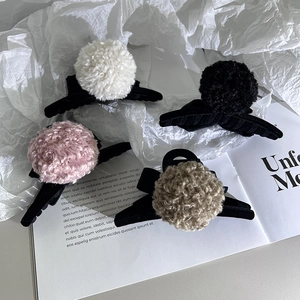 Pince à Cheveux Mode Nœud en Velours Pompon Grande Pince à Cheveux en Fausse Fourrure Flocage Accessoires de Cheveux d'Hiver pour Femme
