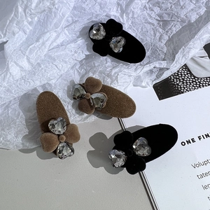Lot de 4 barrettes à cheveux floquées avec cristaux en forme de cœur noir et marron