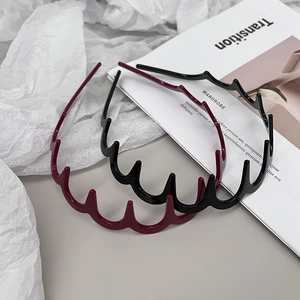 Minimalist wave-shaped resin headband set in black and burgundy for hair styling