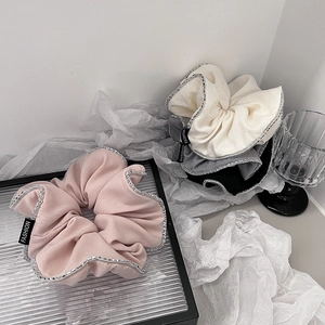 Set elegante di elastici per capelli in tessuto con pizzo argentato e lettere in 4 colori