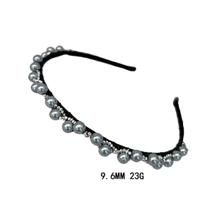 Elegante grijze parel hoofdband met kristal accenten en dun zwart montuur voor dames