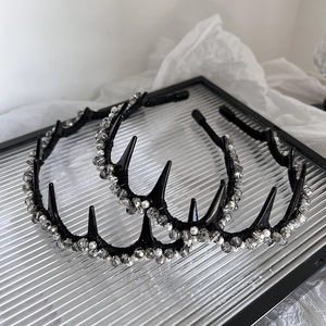 Gothic Punk Black Spike Headband With Grey Crystal And White Artificial Pearl Beads Fashion Hair Comb Accessories Jewelry For Women