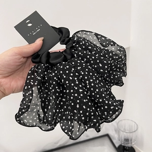Chouchou élégant en organza noir à pois blancs avec volants pour cheveux femme