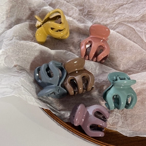 Mini Hair Claw Clips For Women Morandi Color Plastic Glossy Small Shark Clips Elegant Hair Styling Fashion Accessories Hairpin
