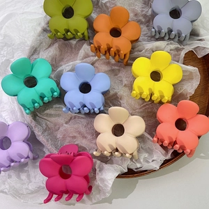 Mattierte Blumen-Haarklammern in 10 Pastellfarben für Damen und Mädchen im Set