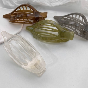 Eleganti mollette francesi in acrilico trasparente nei quattro colori pastello