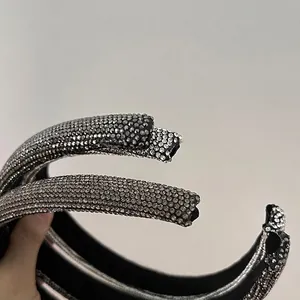 Cerchietto per capelli con strass scintillanti da donna e fodera interna nera antiscivolo