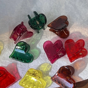 Pinces à cheveux en forme de cœur translucides aux couleurs bonbon assorties