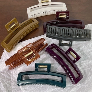 Grandes pinces à cheveux rectangulaires évidées minimalistes en plusieurs couleurs élégantes