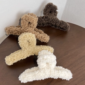 Lot de quatre pinces à cheveux en peluche aux couleurs neutres pour cheveux épais