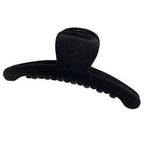 Grande pince à cheveux noire avec texture floquée en velours mat pour cheveux épais