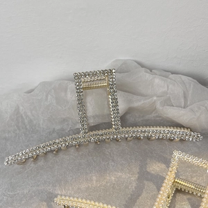 Élégant grand ensemble de pinces à cheveux avec strass brillants et perles pour femme